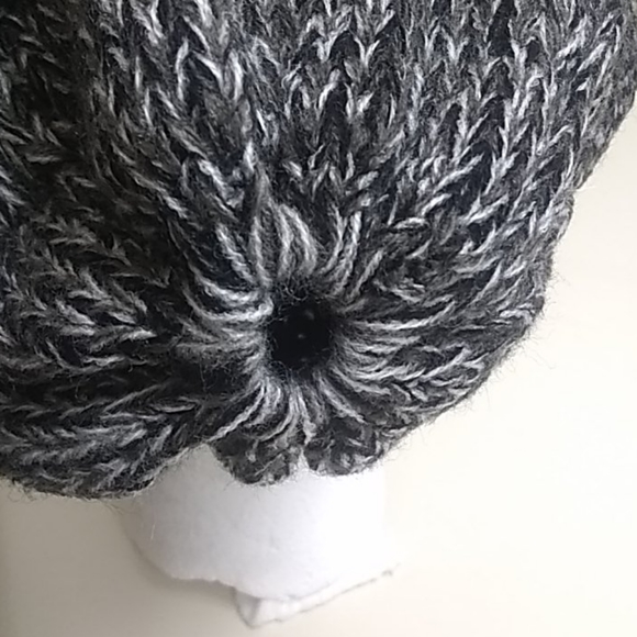 NWT Sykooria ponytail mess bun ribbed hat cap - Picture 3 of 8